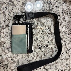 NWOT Thread Wallets Beige, Black and Blue Wallet with Black Lanyard